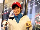 TO JSOU ONY. Martina Sáblíková se pynila zlatou a stíbrnou medailí z...