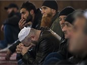 Krymští Tataři se modlí v mešitě ve městě Bachčisaraj poblíž Simferopolu....