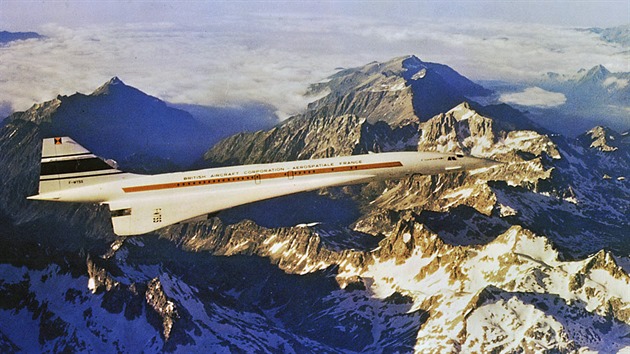 Prototyp Concorde pi letu nad Pyrenejemi.