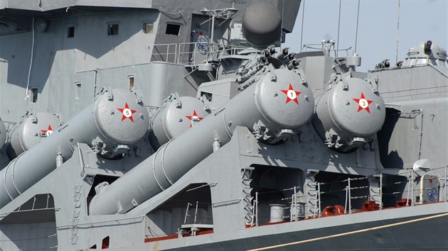 Ruský křižník Moskva. Černomořská flota v Sevastopolu v roce 2007