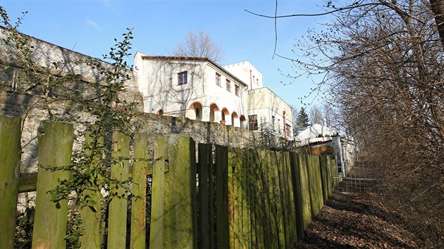 První hejtman Vysočiny koupil tehdy zanedbaný dům na hradbách v roce 1997 od Církve adventistů sedmého dne.
