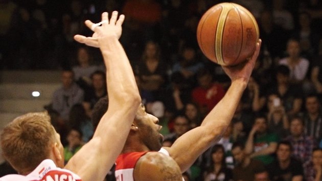 Pardubice zaily basketbalov vkend. Po sobotnm smeovn v AFI Palace nsledovala nedle s koncertem Ewy Farne a utknm hvzd All Star Game, pipravenm spolen s polskou basketbalovou ligou.