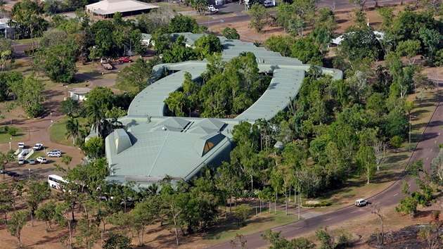 V nrodnm parku Kakadu na severu Austrlie le ob plaz. Architekti sem toti umstili hotel v podob krokodla.