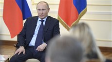 Ruský prezident Vladimir Putin promluvil p�ed noviná�i o situaci na Ukrajin�...