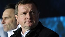 PREMIÉRA. Pavel Vrba poprvé na lavice eské fotbalové reprezentace.