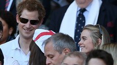 Princ Harry a Cressida Bonasová na ragbyovém zápase (Londýn, 9. bezna 2014)