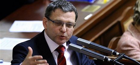 Lubomír Zaorálek se tvrd pustil do ministra financí Miroslava Kalouska. Provokuje podle nj incidenty, koleduje si a je pedstavitelem agresivní, destruktivní politiky.