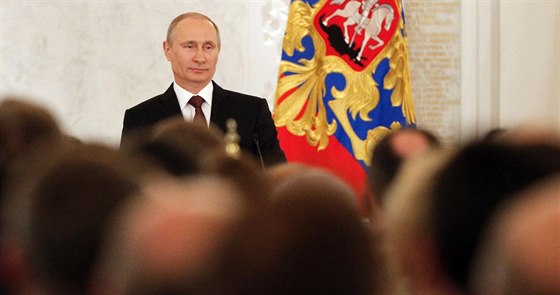 Vladimir Putin hovoří k ruským zákonodárcům (18. března 2014)