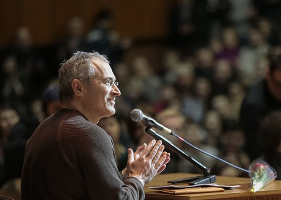 Michail Chodorkovskij bhem pednáky na Polytechnickém institutu v Kyjev (10....