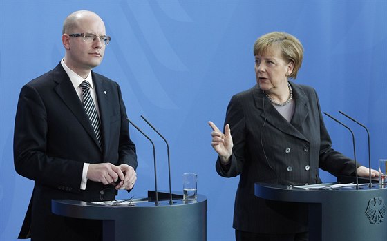 Německá kancléřka Angela Merkelová na tiskové konferenci s premiérem Bohuslavem...