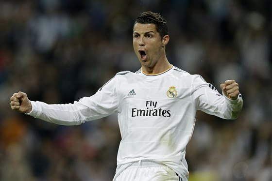 Útoník Cristiano Ronaldo z Realu Madrid se raduje ze vsteleného gólu.