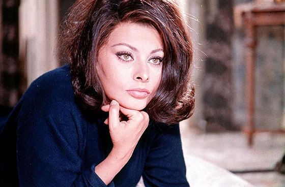 Sophia Lorenová ve filmu Operace Crossbow (1965)