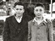 Irving Milchberg (vlevo) na snmku z roku 1944, vedle nj stoj jeho varavsk