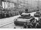 Na Václavském námstí pro zmnu rachotily pásy tank 3. tankové divize. Na...