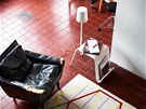 Odkládací stolek s integrovanou lampou vám umoní pesunout pracovní místo tam,...