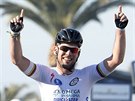 Mark Cavendish slaví vítzství v etap na Tirreno Adriatico.