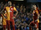 PATNÝ ZAÁTEK. Didier Drogba, Wesley Sneijder (vpravo) a spol. z Galatasaraye