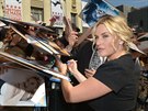 Kate Winsletová s fanouky (17. bezna 2014)