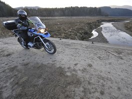 PROJÍKA PEHRADOU. Pehrada ance ustoupila, na míst obvyklé zátopy se tak...