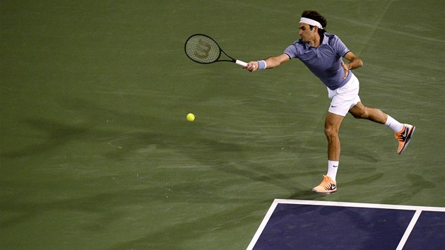 Roger Federer na turnaji v Indian Wells v souboji s Kevinem Andersonem.