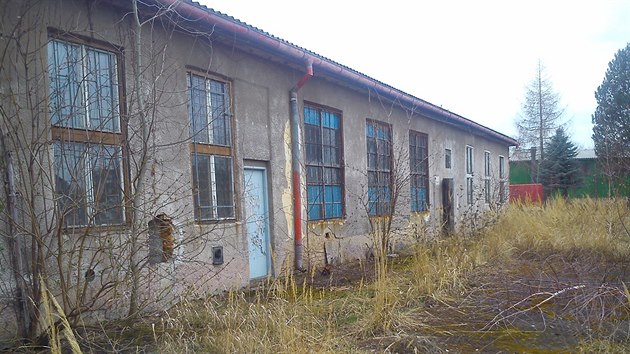 Strážníci našli v Čáslavi při prohlídce bývalých kasáren ampule s yperitem.