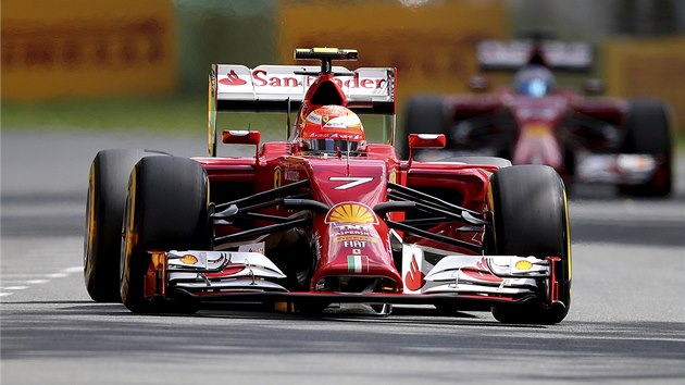 Kimi Rikknen s vozem Ferrari ve tetm trninku Velk ceny Austrlie F1.