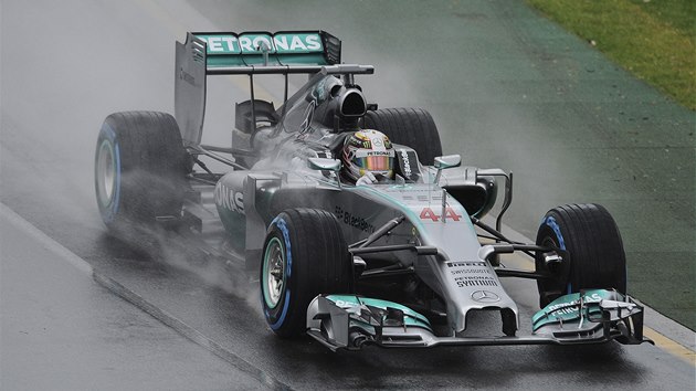 NEJRYCHLEJ. Lewis Hamilton vyhrl kvalifikaci Velk ceny Austrlie formule 1.