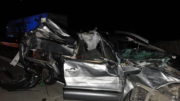 Nehoda uzavřela v noci na neděli na více než čtyři hodiny dálnici D2 ve směru na Brno. (15. března 2014)