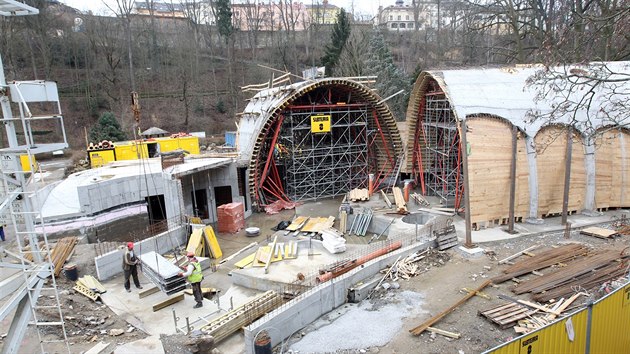 V dol jihlavskho lesoparku Heulos to skoro vypad, e tam stavbai vystili tunel.