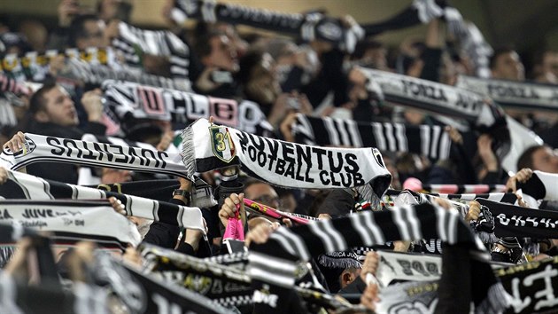 PODPORA. Fanouci Juventusu Turn bhem osmifinle Evropsk ligy.