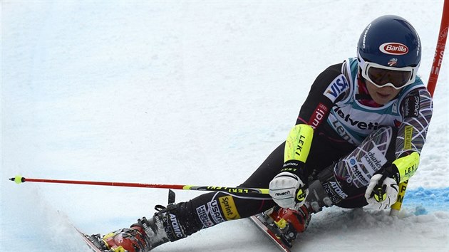 Mikaela Shiffrinov na svahu v Lenzerheide pi obm slalomu Svtovho pohru.