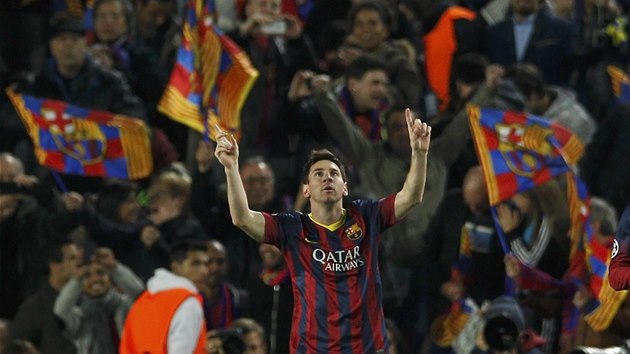 PRVN GL ZPASU. Lionel Messi z Barcelony oslavuje gl proti Manchesteru City.