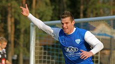 Miloslav Strnad slaví vst�elený gól.