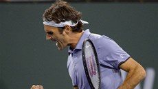 Roger Federer jásá na turnaji v Indian Wells v souboji s Kevinem Andersonem.