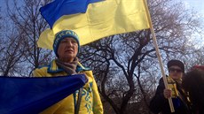 "B�te na ruské ambasády ve svých zemích! �ekn�te Putinovi, aby si odsud odvezl...