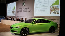 Výro�ní tisková konference �koda Auto. V Pop�edí �kodovka v novém designu...