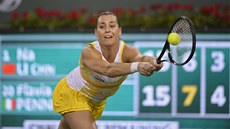 VÍT�ZNÝ BEKHEND. Flavia Pennettaová v Indiana Wells ne�ekan� p�ehrála nasazenou