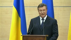 Sesazený ukrajinský prezident Viktor Janukovyč na tiskové konferenci k...