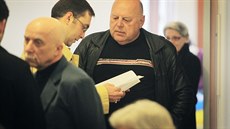 Jií Kreuzer na lavici obalovaných u Krajského soudu v Plzni v roce 2019. 