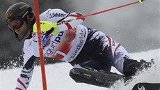 Mario Matt na svahu v Lenzerheide pi slalomu Svtového poháru.