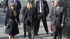 Princezna Beatrice, její matka Sarah Fergusonová a otec princ Andrew (13....