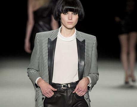 Prodlouen sako: Saint Laurent