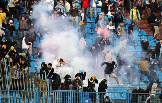 Soudy stále eí beznové nepokoje pi utkání Baníku Ostrava se Spartou Praha na Bazalech.