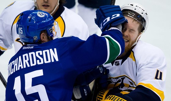 PTKA. Brad Richardson z Vancouveru a Ryan Ellis z Nashvillu mají rozdílný