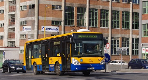 Baovským areálem ve Zlín nyní jezdí autobusová linka 38, nov jej mají obsluhovat trolejbusy.