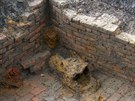 Sklad munice odhalen archeology na pedpol lomu Blina. (24. 3. 2014)