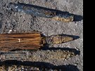 Archeologové spolen s pyrotechniky odkrývají na pedpolí lomu Bílina jedno z...