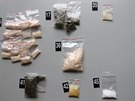 Drogy, které policisté zajistili pi jednom ze zátah
