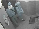 Podezelá dvojice, která ukradla v dom na Praze 4 horské kolo