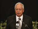 Premiér Malajsie Najib Razak oznamuje na tiskové konferenci nejnovjí...